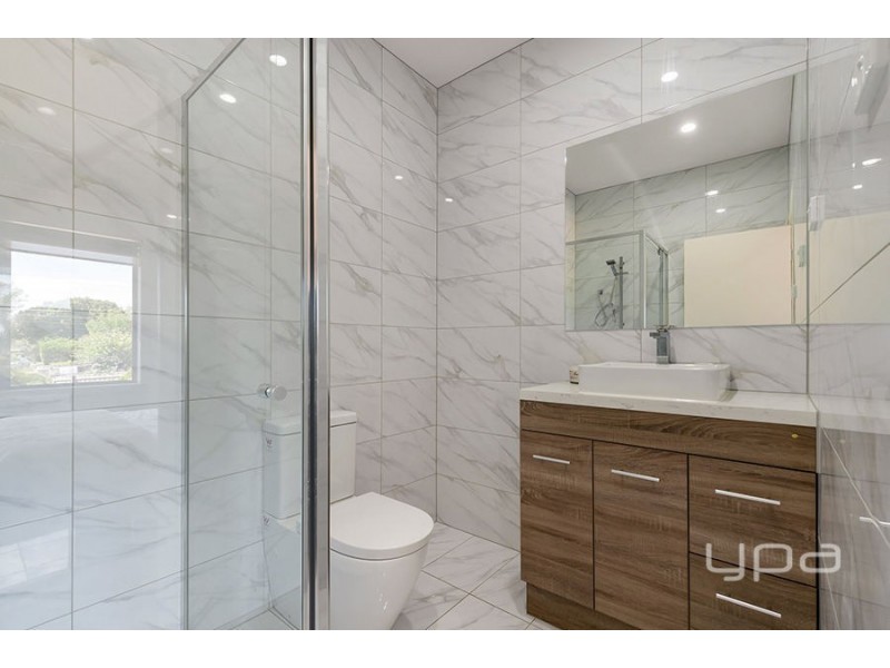 16 Moonee Boulevard, Glenroy VIC 3046