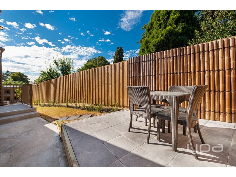 16 Moonee Boulevard, Glenroy VIC 3046