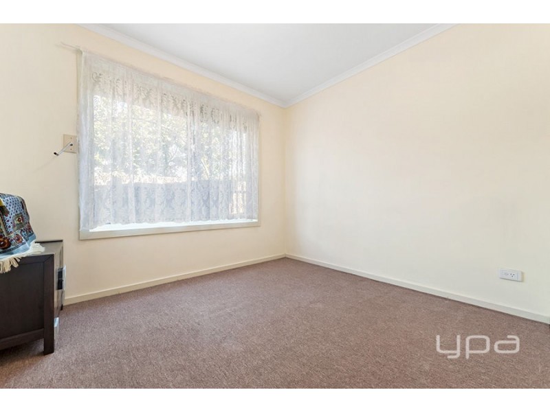 2/11 Malmsbury Drive, Meadow Heights VIC 3048