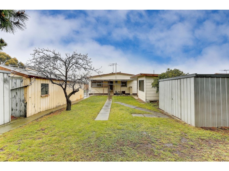 28 Gosford Crescent, Broadmeadows VIC 3047