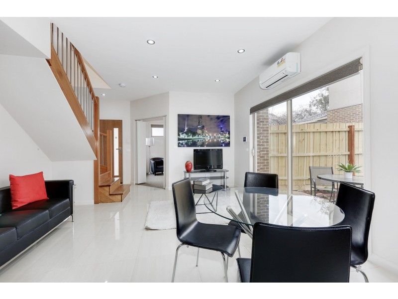 2/34 Kitchener Street, Broadmeadows VIC 3047