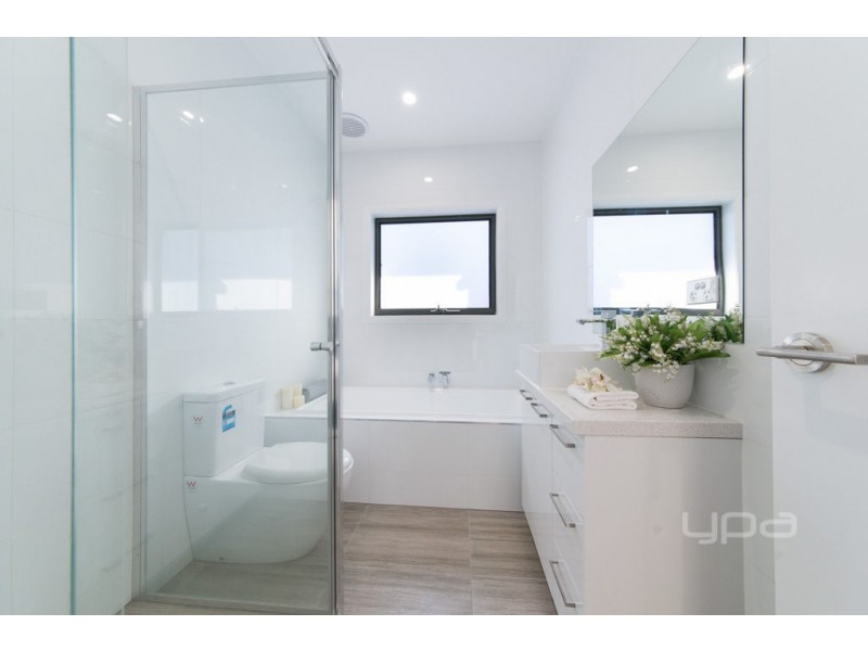 4/17 Leonard Avenue, Glenroy VIC 3046