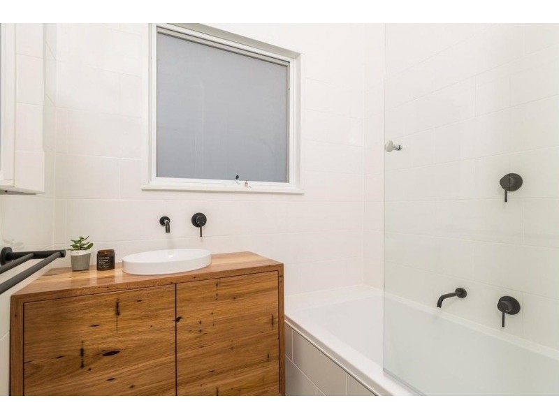 49 Wheatsheaf Road, Glenroy VIC 3046