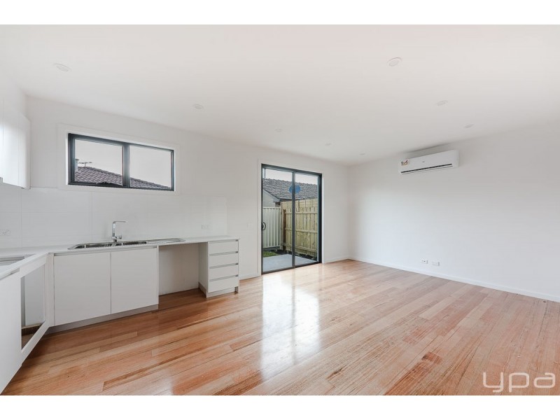 1/11 Gladstone Parade, Glenroy VIC 3046
