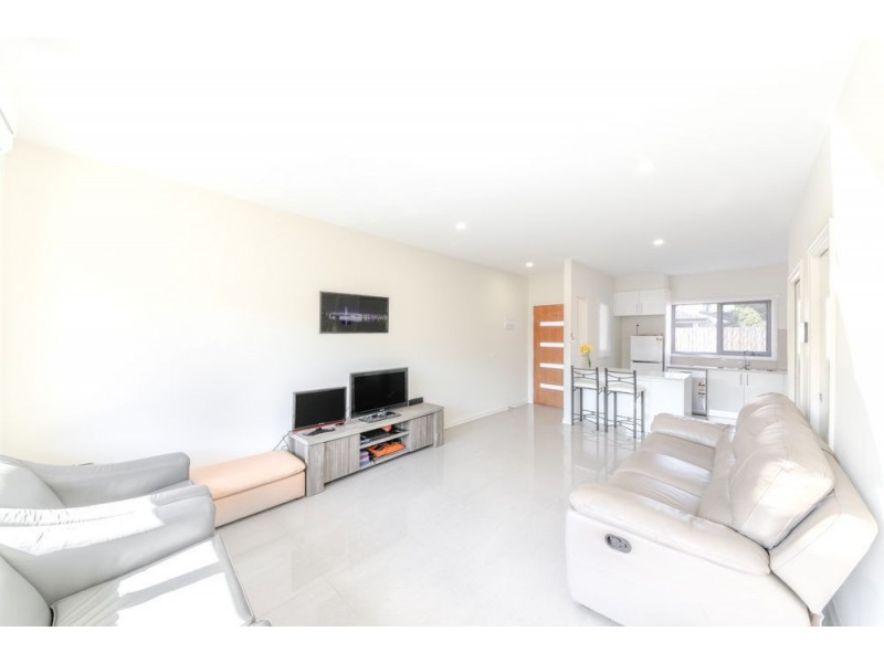 4/2 St James Street, Hadfield VIC 3046