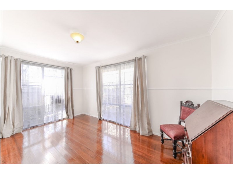 22 Hendricks Crescent, Jacana VIC 3047