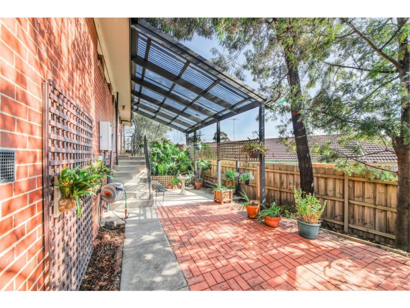 22 Hendricks Crescent, Jacana VIC 3047