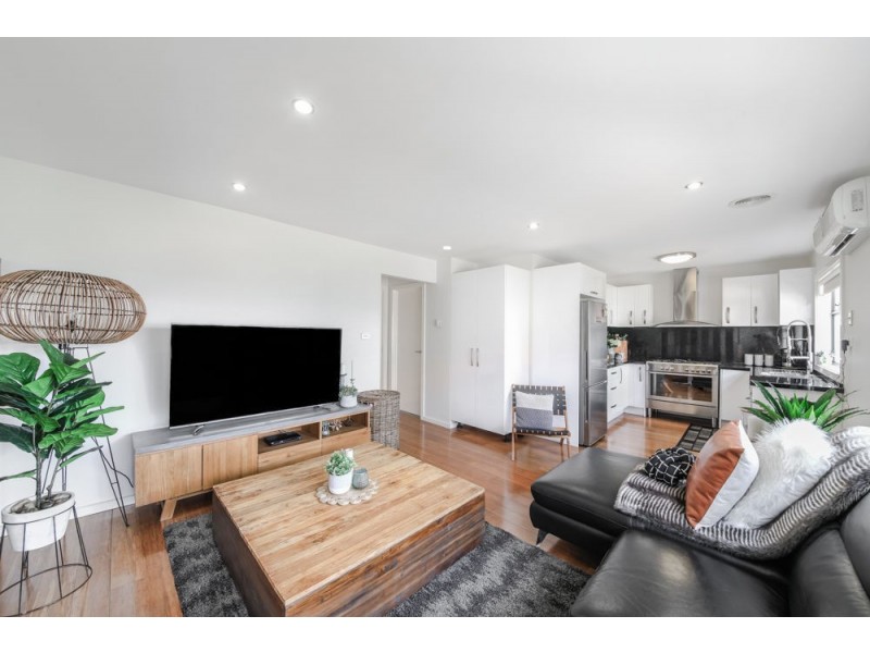 2/57 Rokewood Crescent, Meadow Heights VIC 3048