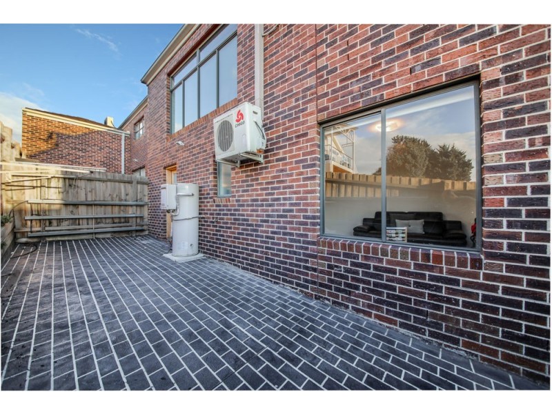 2/57 Rokewood Crescent, Meadow Heights VIC 3048