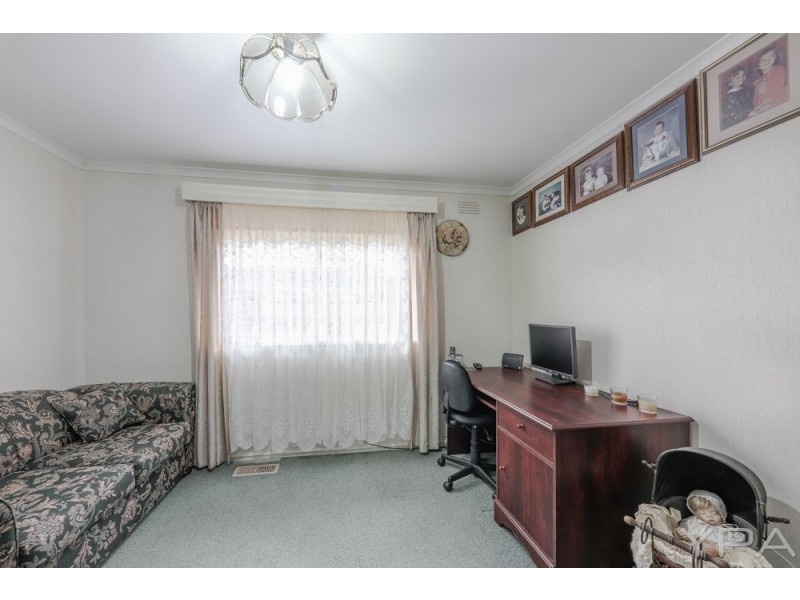 4 Koroit Avenue, Dallas VIC 3047