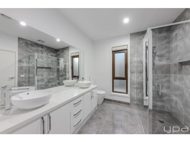 40 Quarter Street, Roxburgh Park VIC 3064