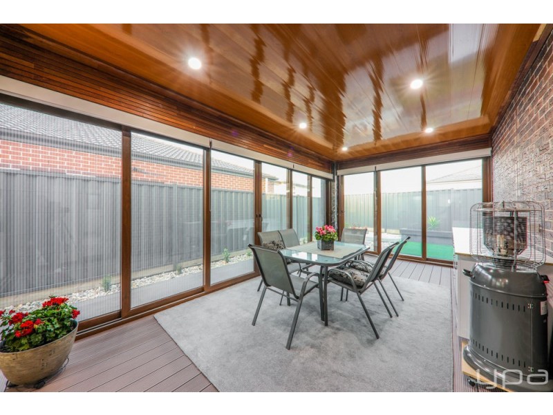 40 Quarter Street, Roxburgh Park VIC 3064