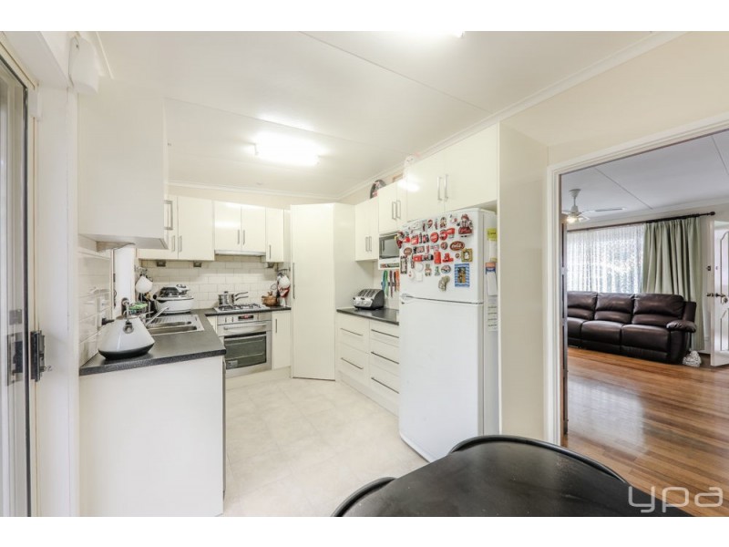 9 Lorraine Crescent, Jacana VIC 3047