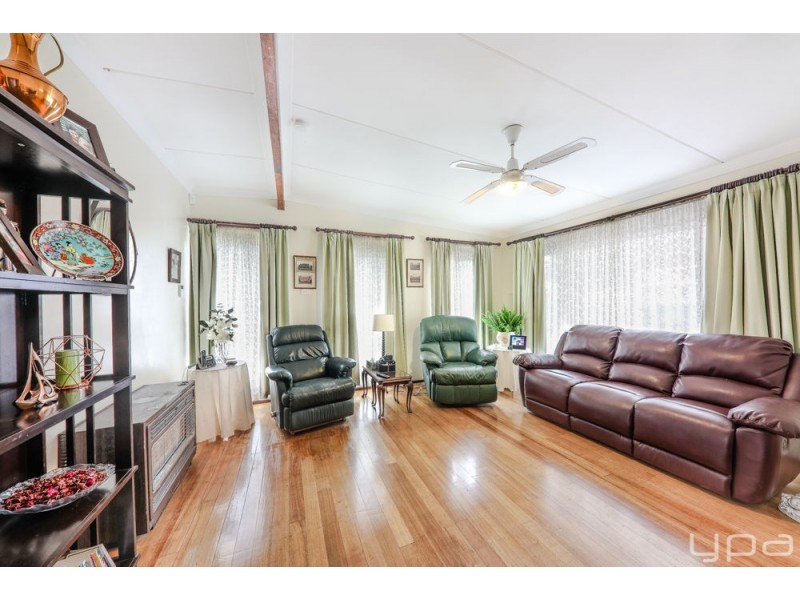 9 Lorraine Crescent, Jacana VIC 3047