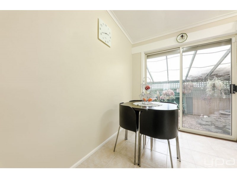 9 Lorraine Crescent, Jacana VIC 3047