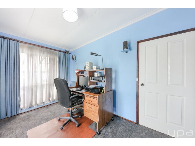 9 Lorraine Crescent, Jacana VIC 3047