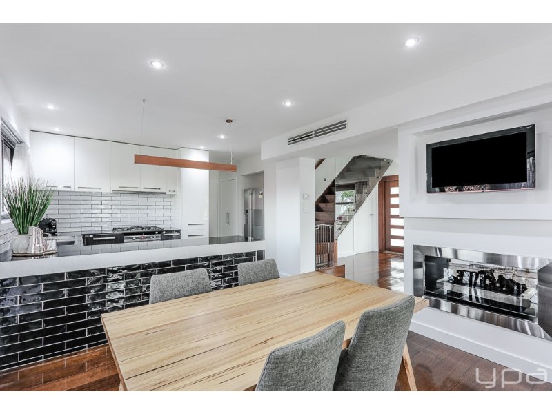 25 Officer Street, Meadow Heights VIC 3048