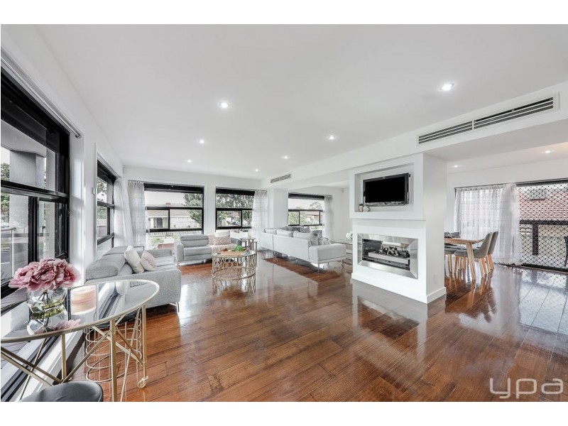 25 Officer Street, Meadow Heights VIC 3048