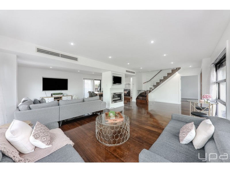 25 Officer Street, Meadow Heights VIC 3048