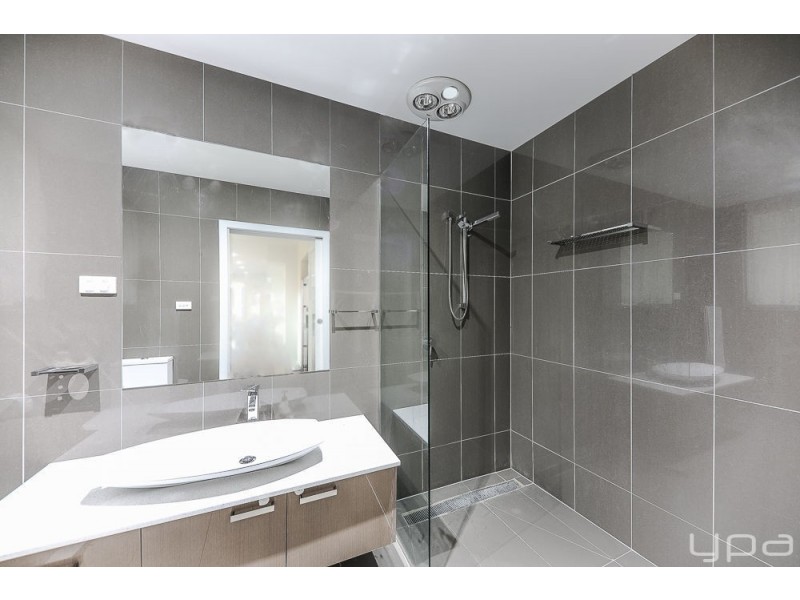 25 Officer Street, Meadow Heights VIC 3048