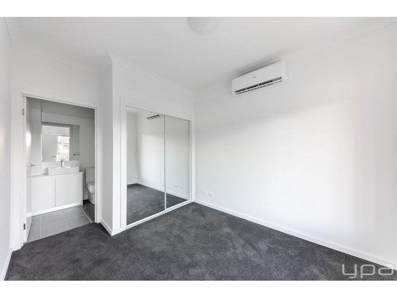 3/11 Gladstone Parade, Glenroy VIC 3046