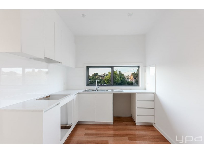 3/11 Gladstone Parade, Glenroy VIC 3046