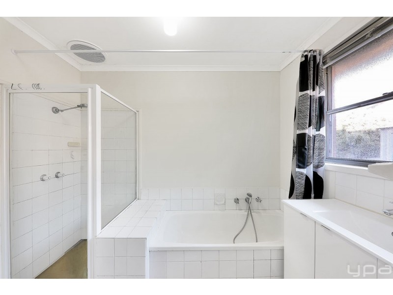 136 Ripplebrook Drive, Broadmeadows VIC 3047