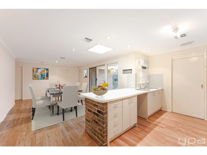 6 Bronco Court, Meadow Heights VIC 3048