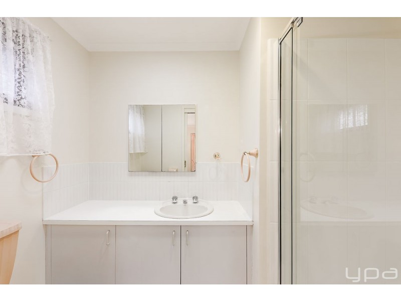 6 Bronco Court, Meadow Heights VIC 3048