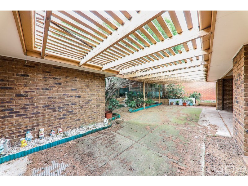6 Bronco Court, Meadow Heights VIC 3048