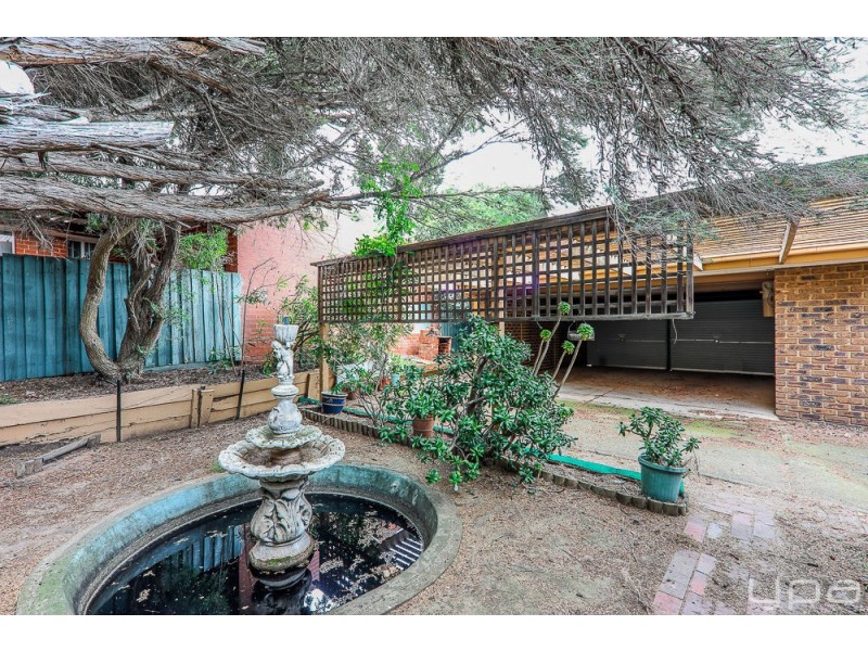 6 Bronco Court, Meadow Heights VIC 3048