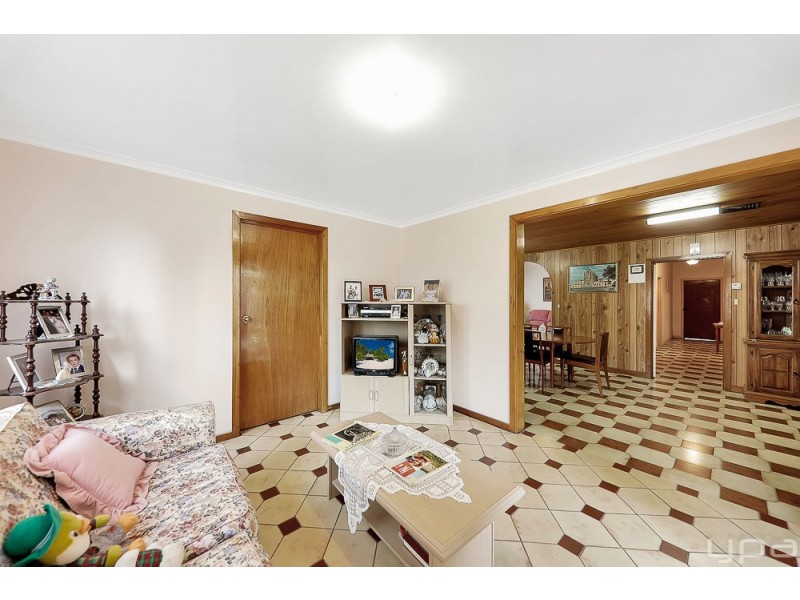 36 Wheatsheaf Road, Glenroy VIC 3046