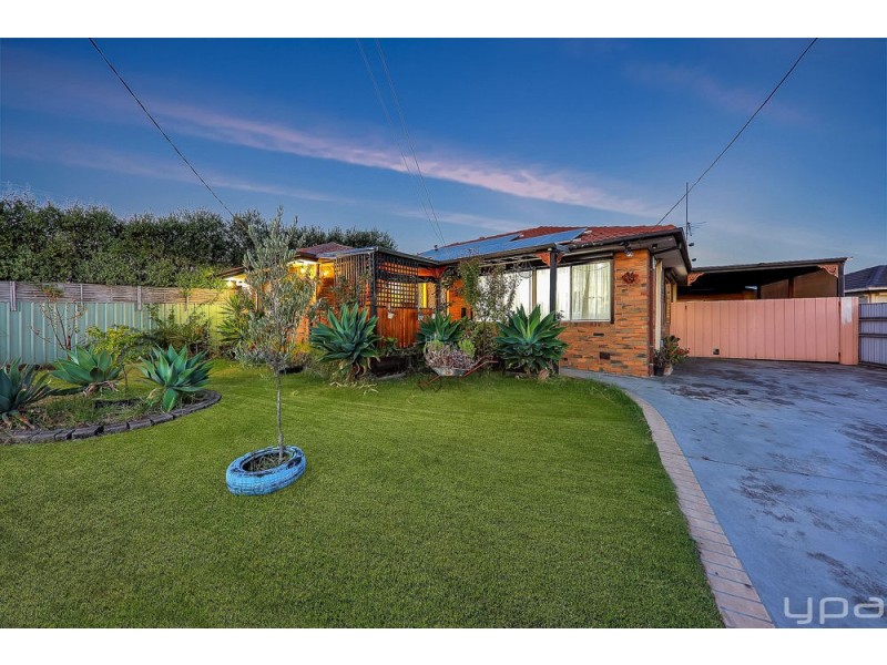 6 Yinnar Street, Dallas VIC 3047