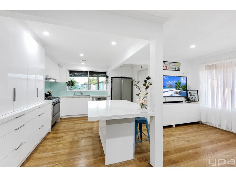 6 Yinnar Street, Dallas VIC 3047