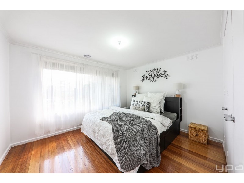 6 Yinnar Street, Dallas VIC 3047