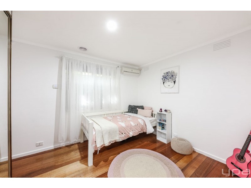 6 Yinnar Street, Dallas VIC 3047