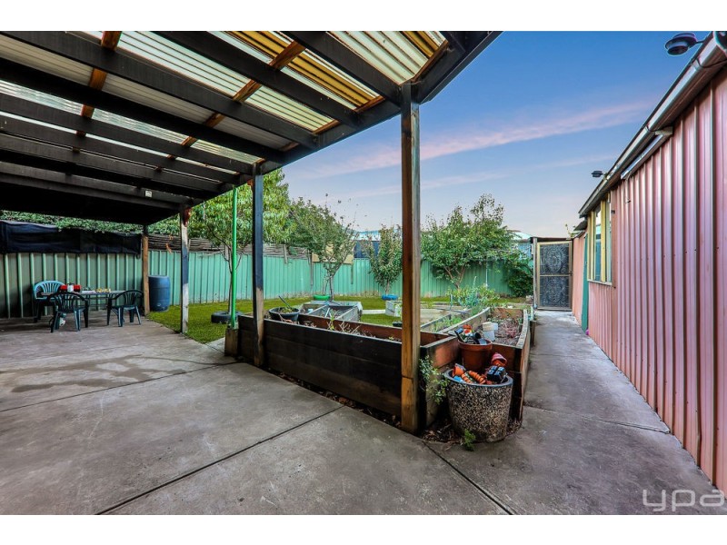 6 Yinnar Street, Dallas VIC 3047