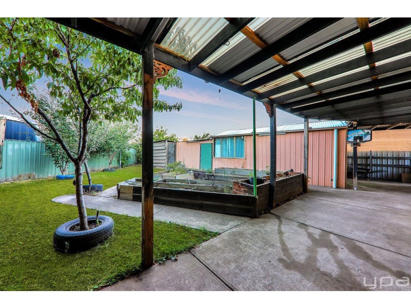 6 Yinnar Street, Dallas VIC 3047