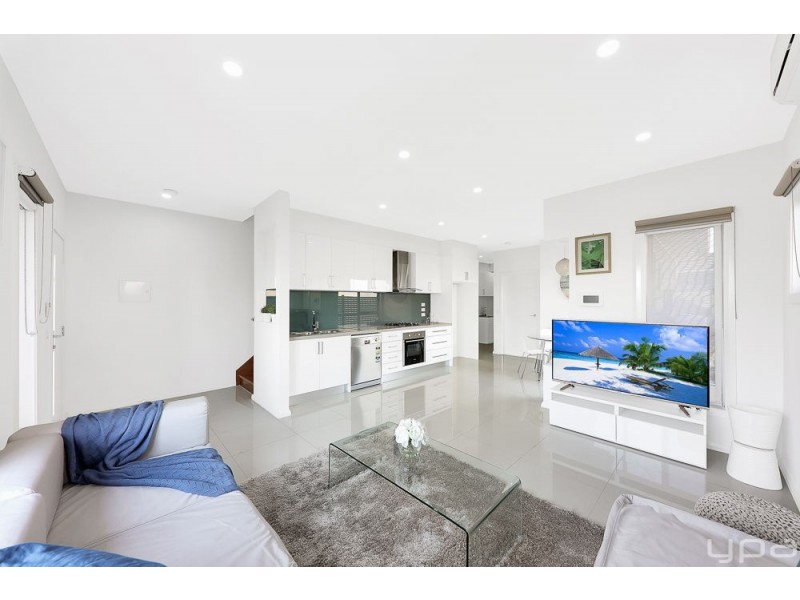 2/8 Bindi Street, Glenroy VIC 3046