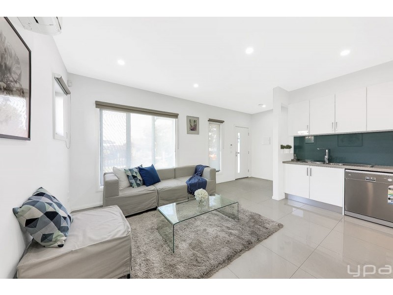 2/8 Bindi Street, Glenroy VIC 3046