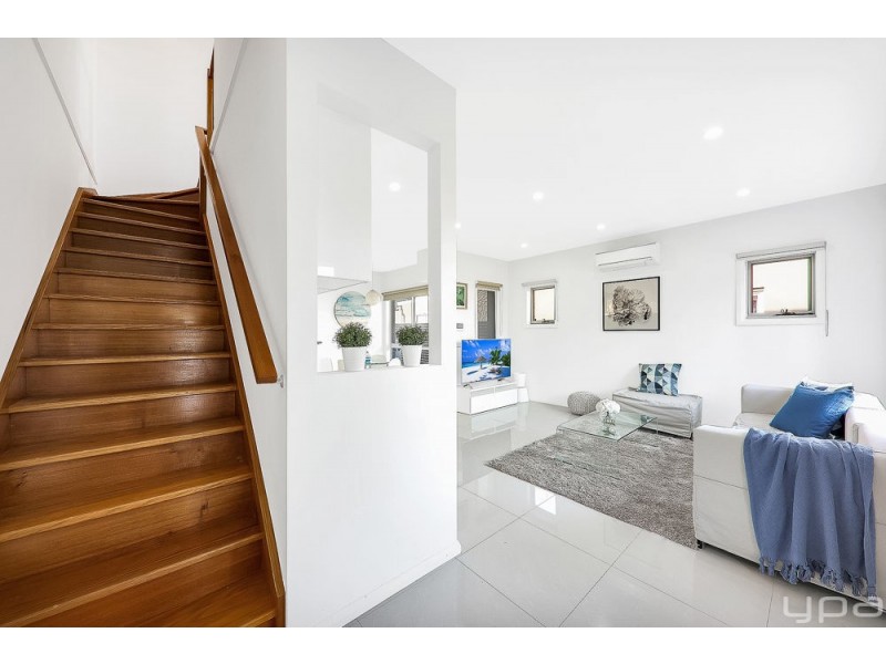 2/8 Bindi Street, Glenroy VIC 3046