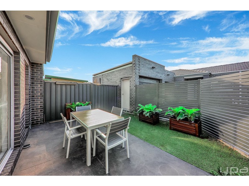 2/8 Bindi Street, Glenroy VIC 3046