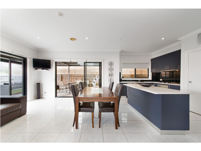 29 Hayfield Road, Roxburgh Park VIC 3064