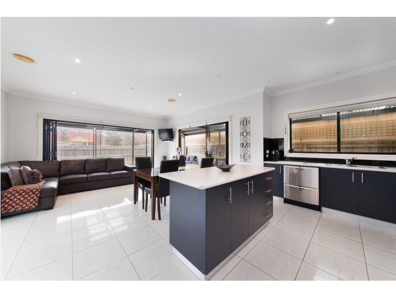 29 Hayfield Road, Roxburgh Park VIC 3064