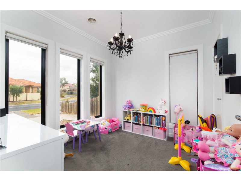 29 Hayfield Road, Roxburgh Park VIC 3064