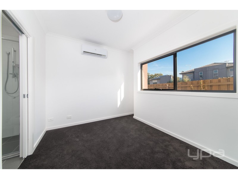 4/11 Gladstone Pde, Glenroy VIC 3046