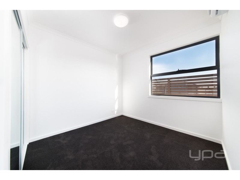 4/11 Gladstone Pde, Glenroy VIC 3046