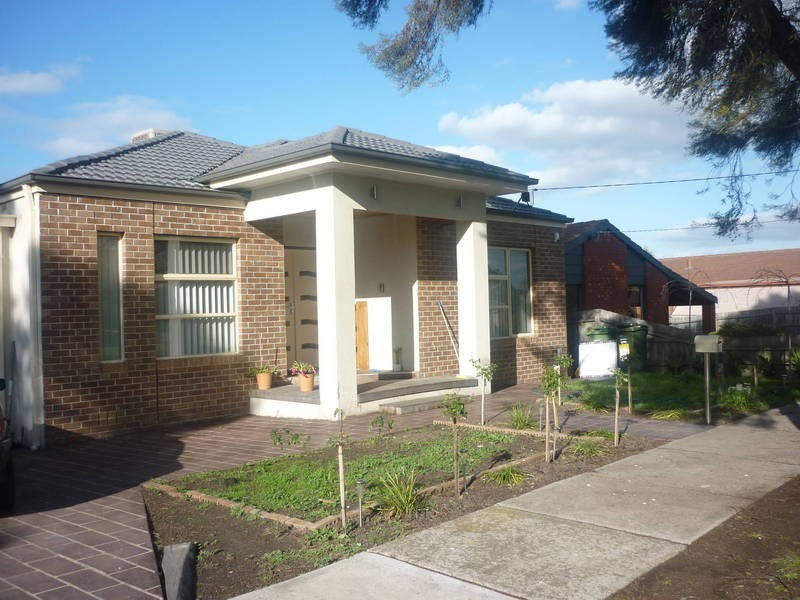 17 Chinnock Court, Craigieburn VIC 3064