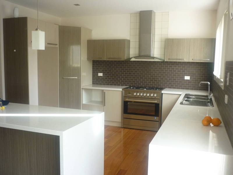 17 Chinnock Court, Craigieburn VIC 3064