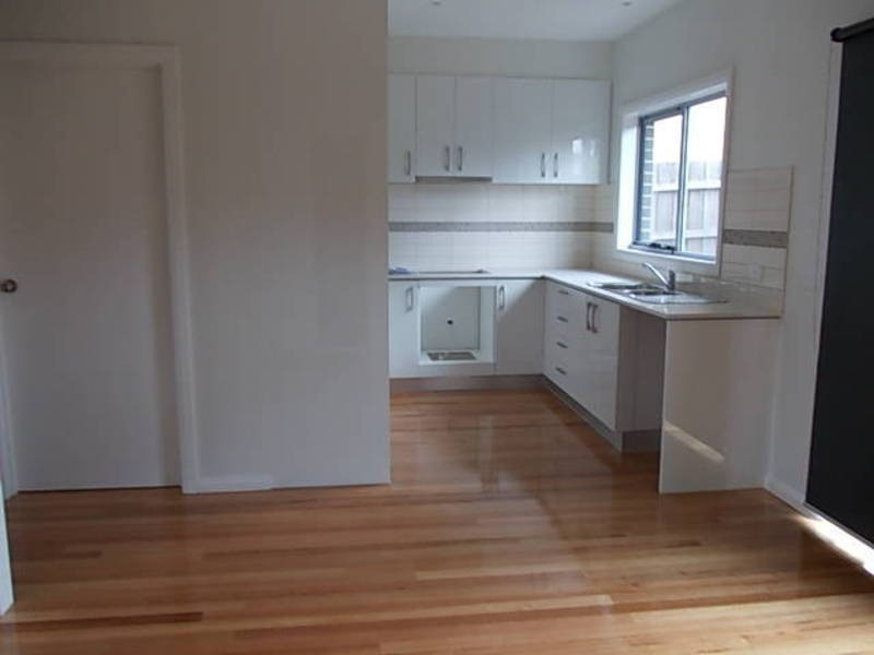 2/106  Waterloo Road, Oak Park VIC 3046